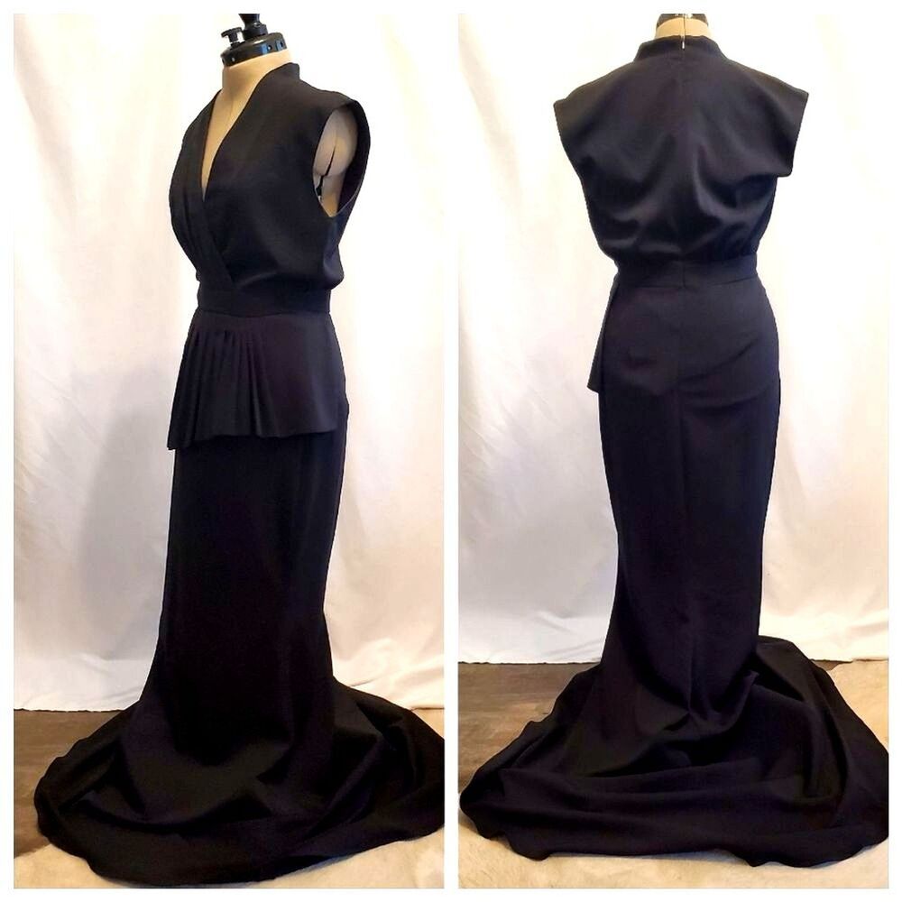 Badgley Mischka Women's Black Evening Gown Size 6 Black V-Neck Formal Mermaid